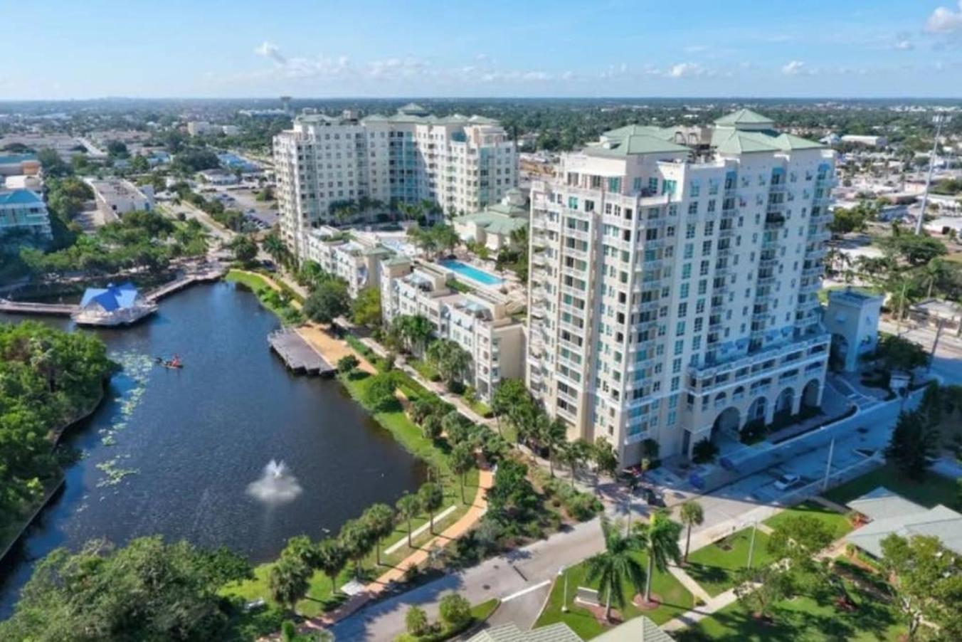 Apartment In Casa Costa Condo!Beach Pass Included Бойнтон-Бич Экстерьер фото
