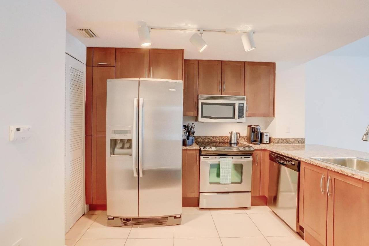 Apartment In Casa Costa Condo!Beach Pass Included Бойнтон-Бич Экстерьер фото