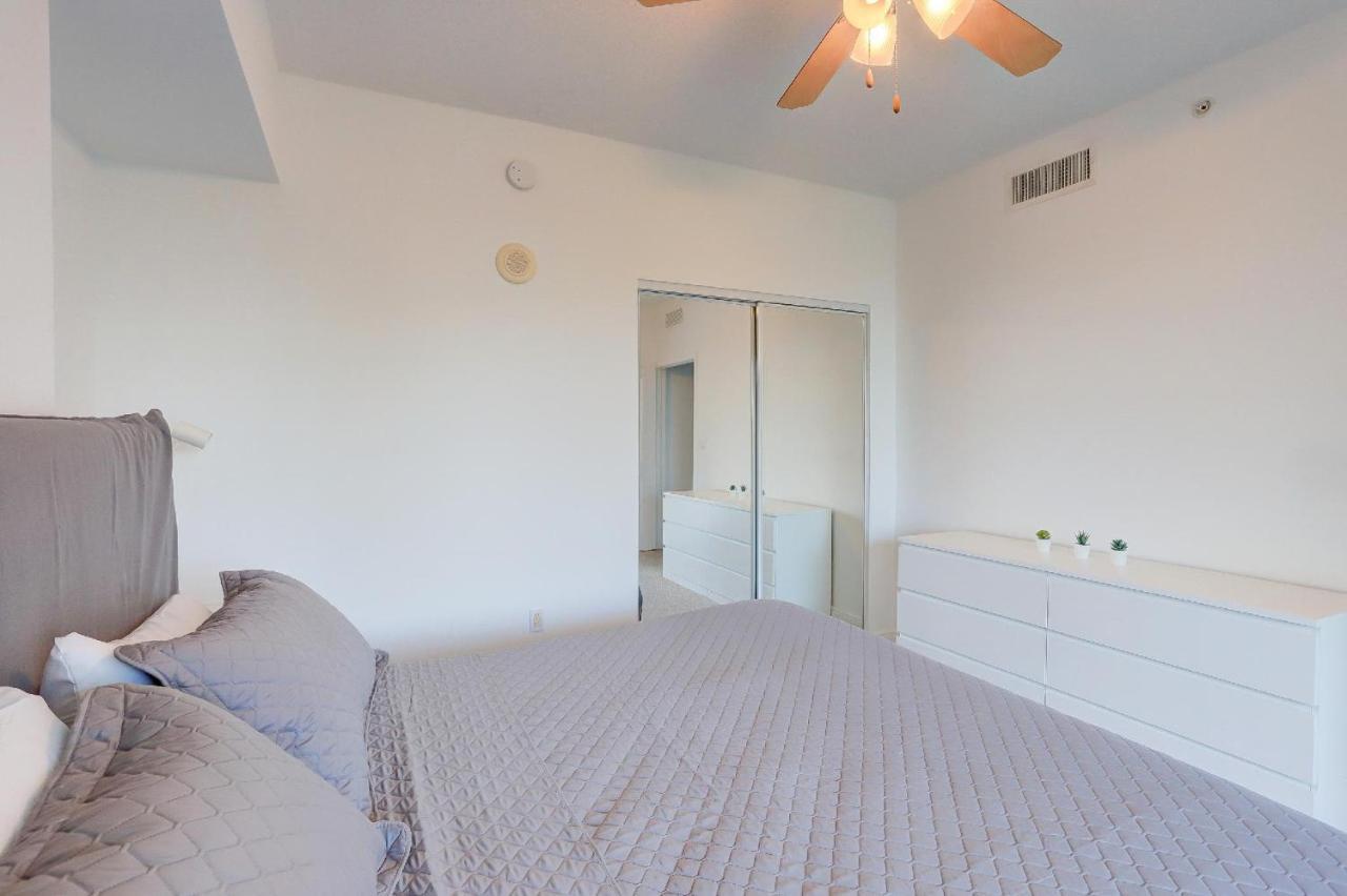 Apartment In Casa Costa Condo!Beach Pass Included Бойнтон-Бич Экстерьер фото